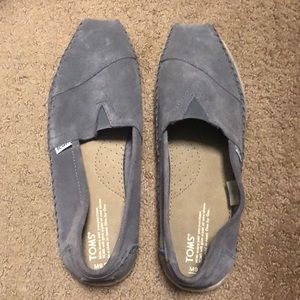 Tom’s slip-on suede loafer